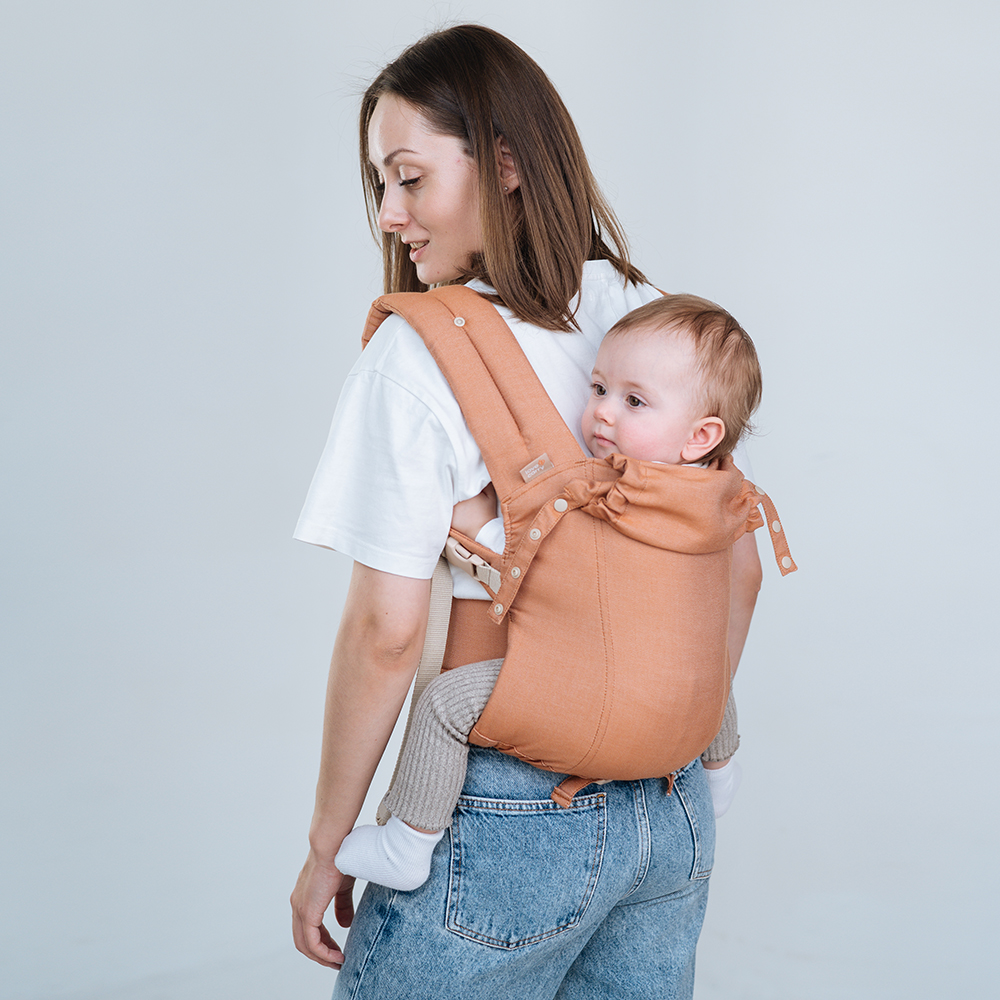 Kangura portanadons Motxilla evolutiva portabebé Love and Carry Primo Apricot