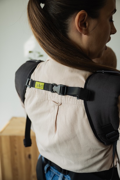 Kangura portabebés Pack Portabebé Boba X Invierno Charcoal + Grey