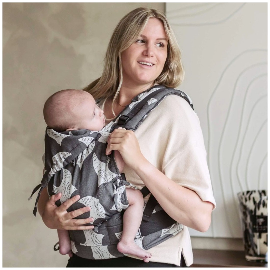 Kangura portanadons Motxilla ergonòmica Fidella Fusion Toddler 2.0 Birds Black Ecru