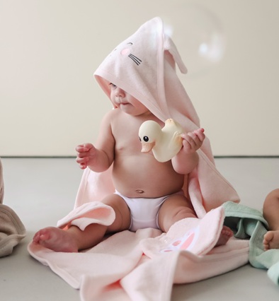 Kangura portanadons Tovallola amb caputxa i manyopla de bany CuddleBug Pink Bunny