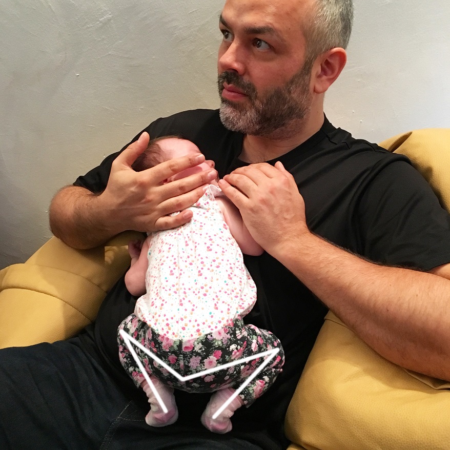 Porteo Seguro: Posición del recién nacido en un portabebé 